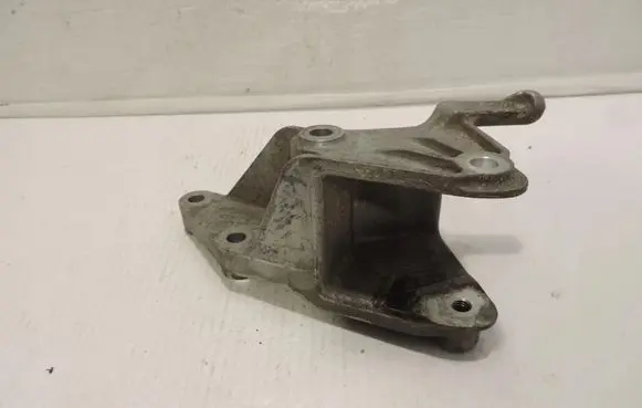 Opel Astra J Engine mount vacuum valve 13324497
