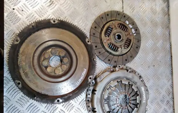 Volkswagen Transporter - Caravelle T4 Clutch set kit 074105273D