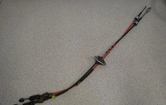 Hyundai Accent Gear shift cable linkage 