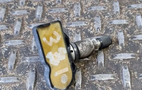 Tire pressure sensor