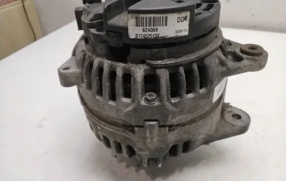 Renault Master II Generator/alternator 8200190721 0124525044 14V150A