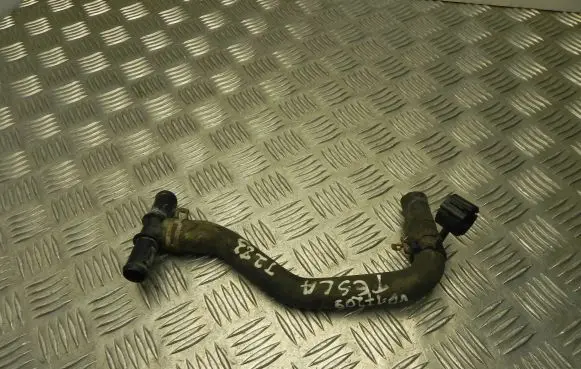 Tesla Model S Engine coolant pipe/hose 7161511407 VD17209