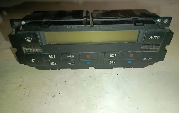 Volkswagen Golf V Climate control/heater control trim 