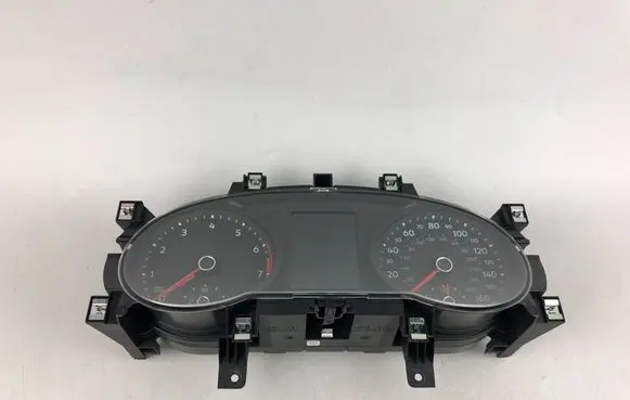 Volkswagen Tiguan Speedometer (instrument cluster) 5NA920950E