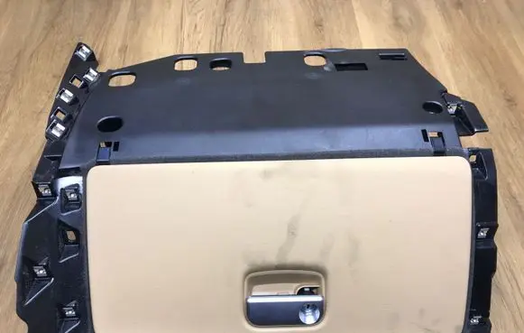 Porsche Macan (95B) Glove box set 95B857558A