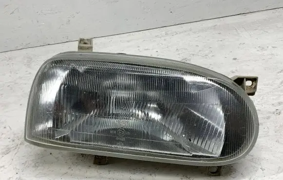Volkswagen Golf III Headlight/headlamp 8471008 1305235212 E32554402