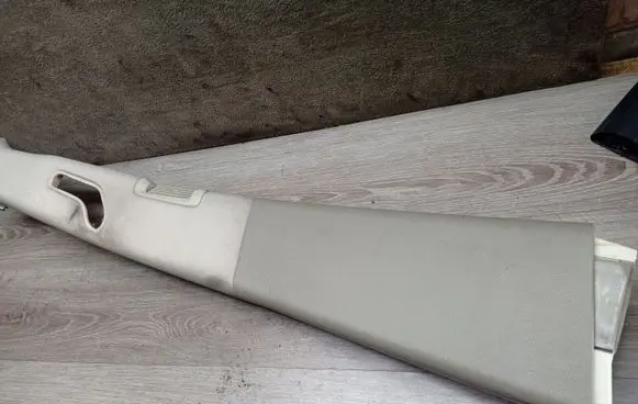 Volvo XC90 (B) pillar trim (top)