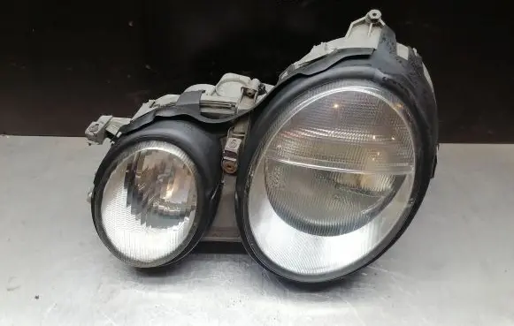 Mercedes-Benz CLK A208 C208 Headlight/headlamp 147551