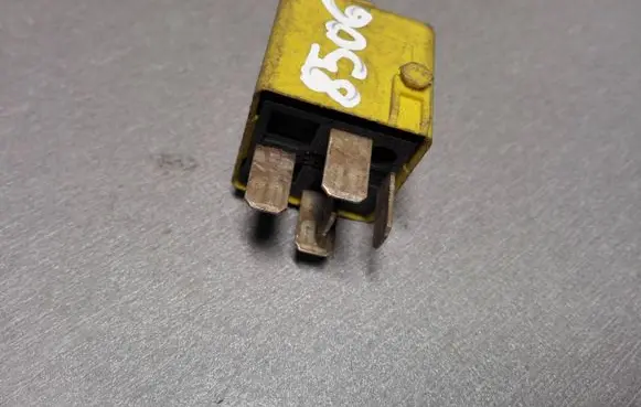 BMW 5 E39 Other relay 61361389105 V23134K52X131