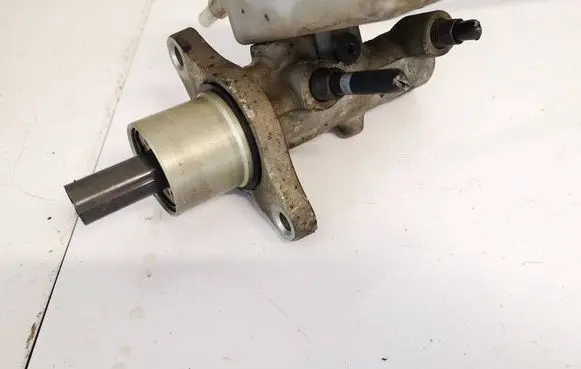 Ford Focus C-MAX Master brake cylinder
