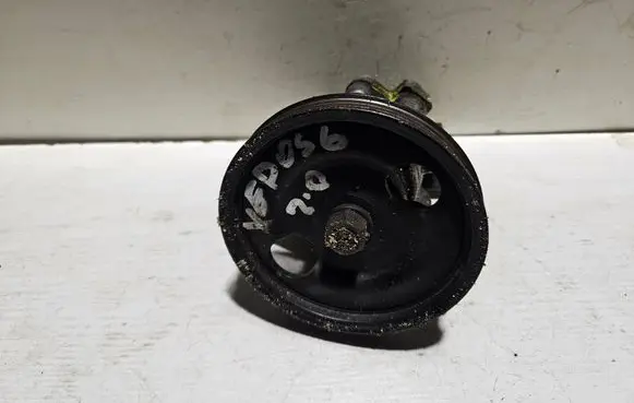 Mazda Xedos 6 Power steering pump C00332600 27243005