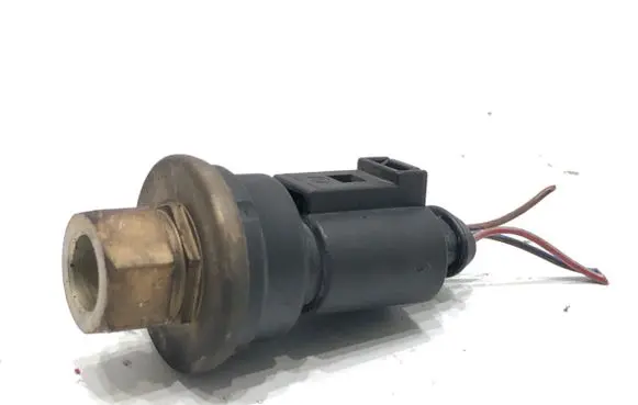 Audi A6 S6 C6 4F Air conditioning (A/C) pressure sensor 1J0973703