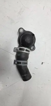 Engine coolant pipe/hose