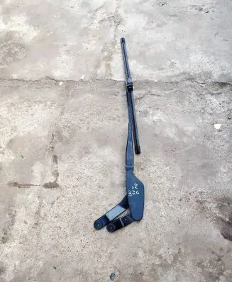 Mercedes-Benz C W204 Front wiper blade arm A2048200344