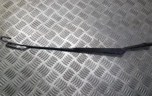 Front wiper blade arm