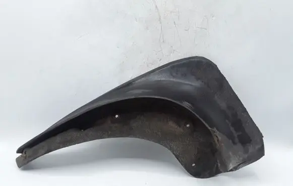 Volkswagen PASSAT B6 Rear mudguard 3C0075101A