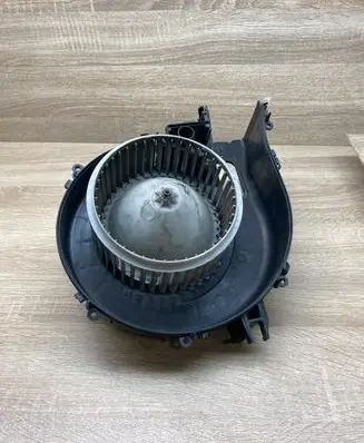 Nissan Maxima A34 Heater fan/blower 