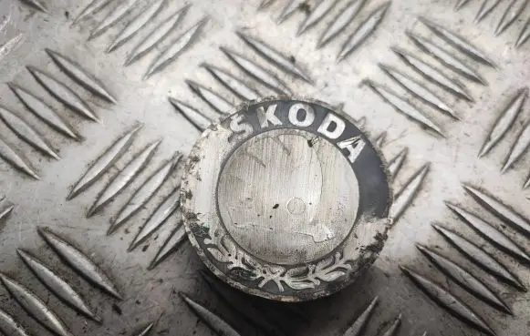 Skoda Octavia Mk2 (1Z) Original wheel cap 6U0601151L