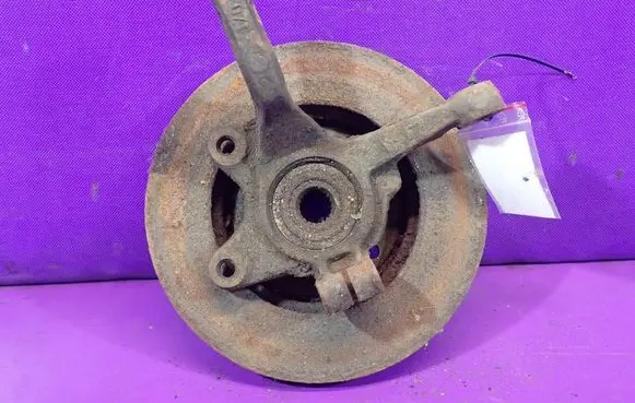 Renault Clio II Front wheel hub spindle knuckle