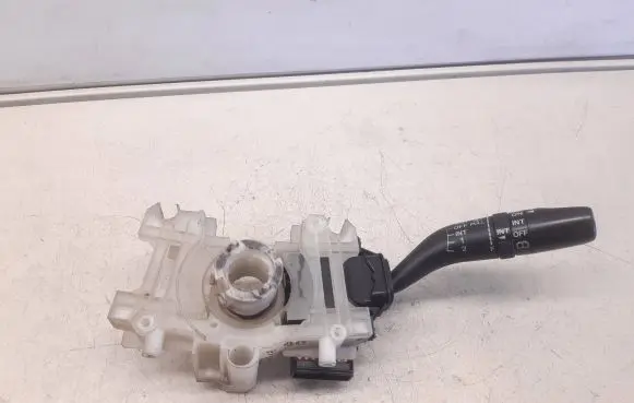Mazda 626 Wiper turn signal indicator stalk/switch 17B122