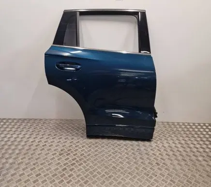 Volkswagen Tiguan Rear door