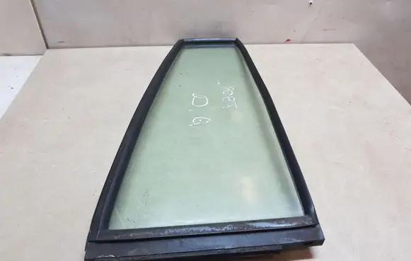 Mitsubishi Pajero Sport I Rear vent window glass 43R00034