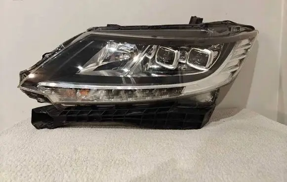 Honda Odyssey Headlight/headlamp 10018076