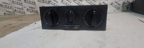 Volkswagen PASSAT B5 Climate control unit 1J0820045G