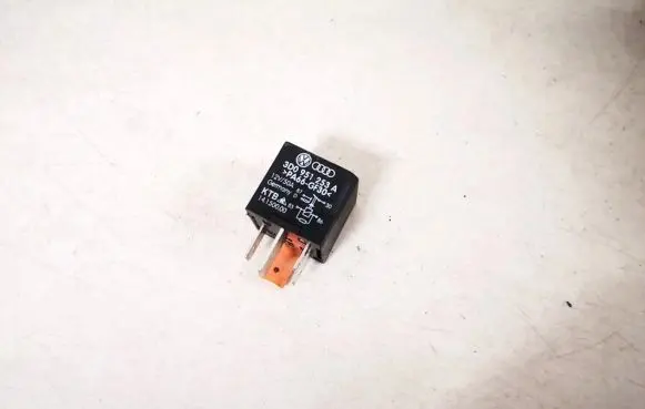 Skoda Octavia Mk2 (1Z) Other relay 3d0951253a