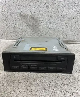 Audi A4 S4 B7 8E 8H CD/DVD changer 8E0035111