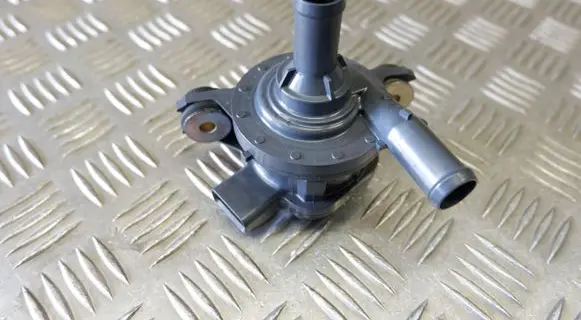 Toyota Yaris XP210 Electric auxiliary coolant/water pump G904052020
