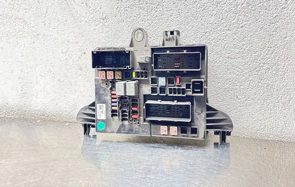 Opel Insignia A Fuse module 1327731904 09350530508