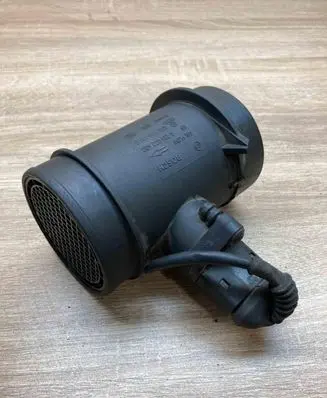 Audi A6 S6 C5 4B Mass air flow meter 05990646B 0281002403