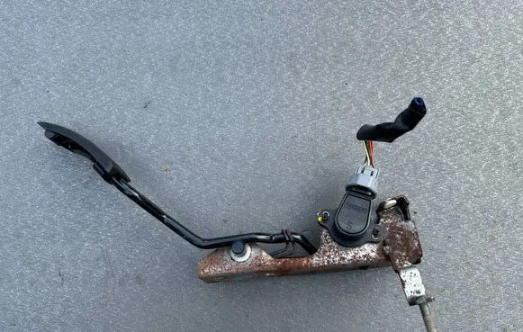 Nissan King Cab, Navara Accelerator throttle pedal 18002VK200