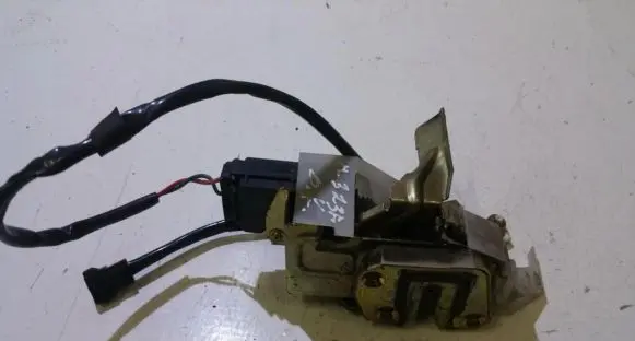 Mazda 323 F Rear door lock