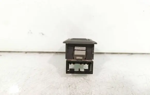 Mazda 626 Electric window control switch C8HD9565 13Y7D4 GE4T6638065