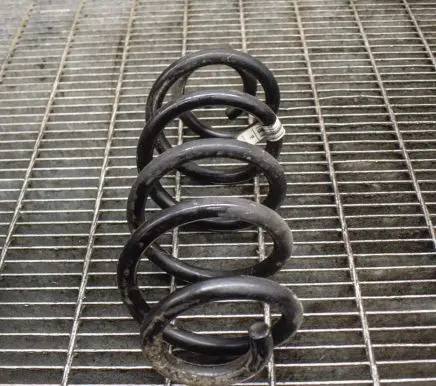 Volvo XC40 Rear coil spring 31658709