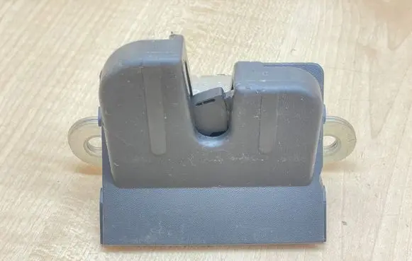 Seat Ibiza IV (6J,6P) Tailgate/trunk/boot lock/catch/latch 6J4827505A