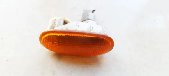 Mitsubishi Galant Front fender indicator light 1132216 1132-216