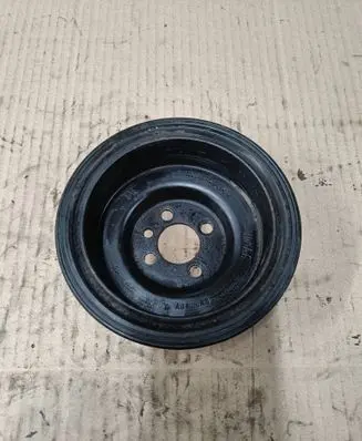 Volkswagen Amarok Crankshaft pulley 038105243M