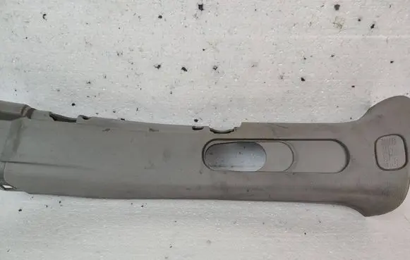 Chrysler Town u0026 Country V (C) pillar trim C289005AF