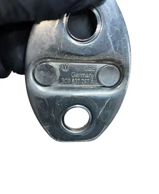 Volkswagen PASSAT B6 Rear door lock loop/hook striker 3c0837767a