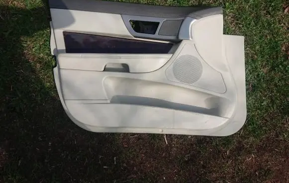 Jaguar XF X250 Front door card panel trim 8X235423713E