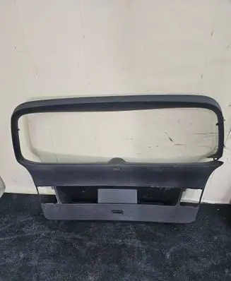 Tailgate trim