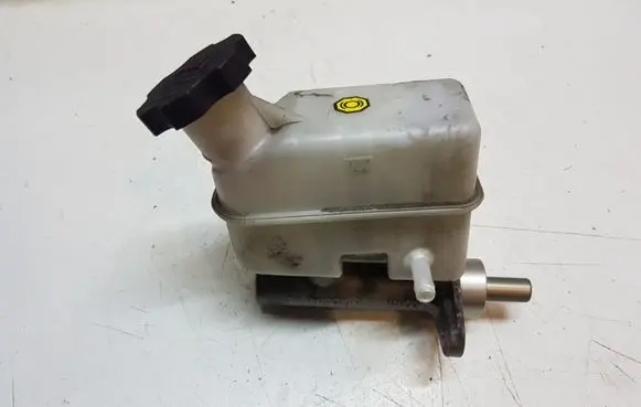 Hyundai Tucson LM Brake fluid reservoir 
