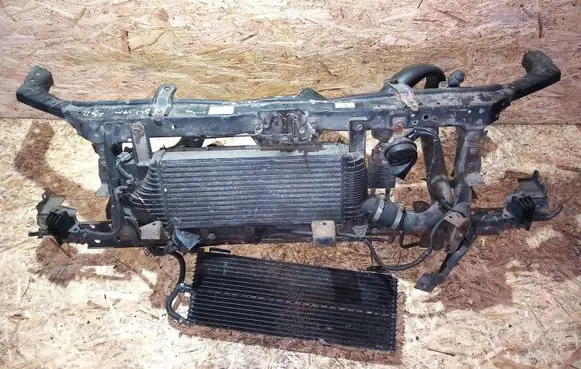 Nissan Navara Radiator support slam panel