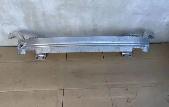 Audi Q7 4M Front bumper cross member