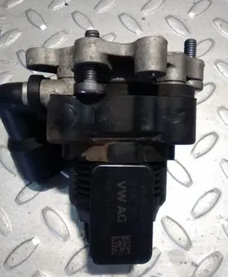 Volkswagen Jetta VI EGR valve 06K131097L 70151066