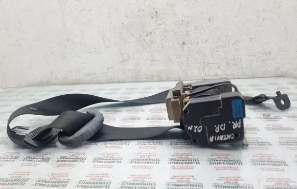 Skoda Octavia Mk1 (1U) Front seatbelt 1U4857702A