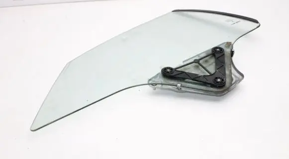 Mercedes-Benz E C207 W207 Rear side window